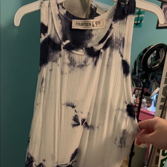 Lizard Thicket Tops - Tank top